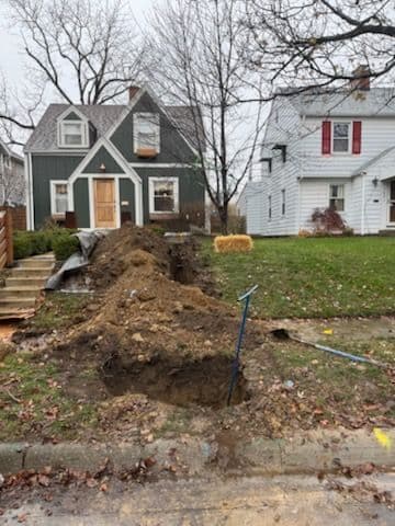 Gallery photos for Water Line Replacement in Residential Yard: Image #1